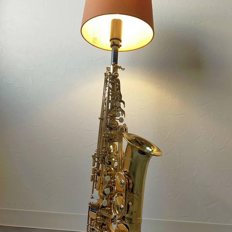 saxophone light