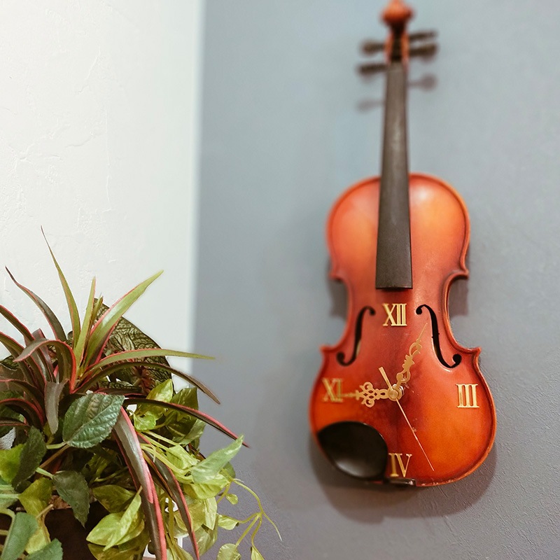 violin clock