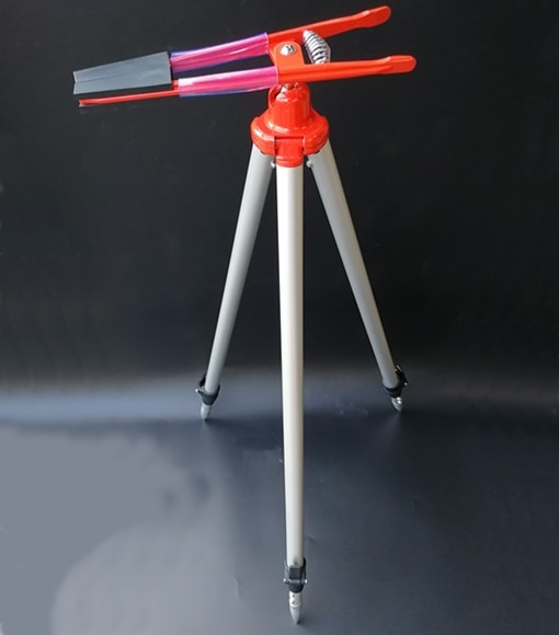 TOPCON 精密木製伸縮脚 三脚 DW-1 測量　トータルステーション 管NO.f16 中古 トプコン TOPCON 精密木製三脚 (着脱式用） DW-1 美品 測量三脚 三脚 精密木製伸縮脚 測量機器 セオドライト  トータルステーション レベル 光波 トプコン純正三脚 脚頭形状 平面 定芯桿 Φ5⁄8インチ 純正三脚 基盤部着脱式 着脱式 測量 測距 軽量 特価  セール |