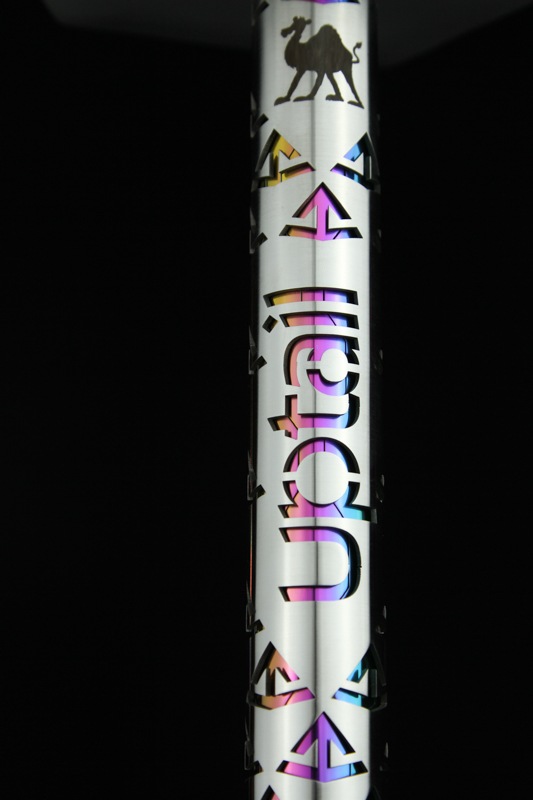 Embery&UPTAIL����٥꡼����ܥ�ǥ� MONO-H 4.0 - Silver Rainbow