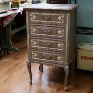 ���졼��4�ʥɥ��