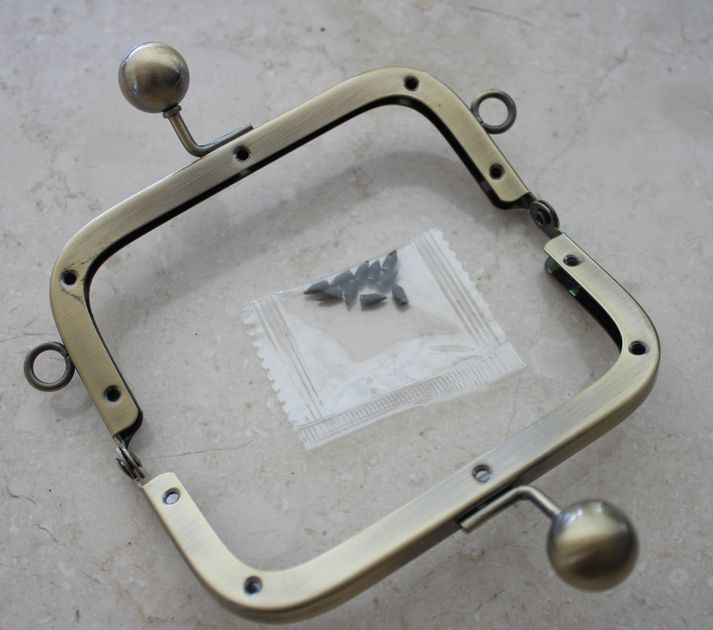 固定式口金のみ ◇Ku-167◇【口金】角型しっかりタイプ11cm 差し込みタイプ ネジ式