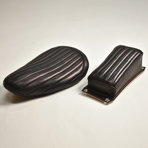 パーツ HATES SEAT CO. Hates Seat Co./Tuck and Roll Seat & Pillion Pad（ヘイツシート