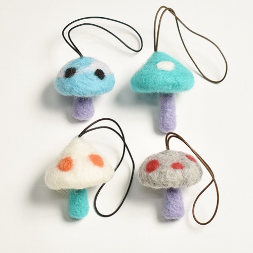 MU/Magic Mushroom Lucky Charm（ムー フェルトラッキーチャーム） [a