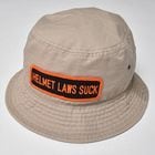 Helmet Laws Suck Patched Cotton Bucket Hat�ʥإ��åȥ��������å��ϥåȡ˥١����� [a-8551]