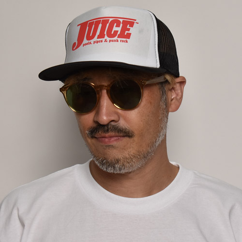 Juice Magazine/Logo Trucker Hat�ʥ��塼���ޥ����� ����åס˥ۥ磻�ȡߥ֥�å� [a-6018]