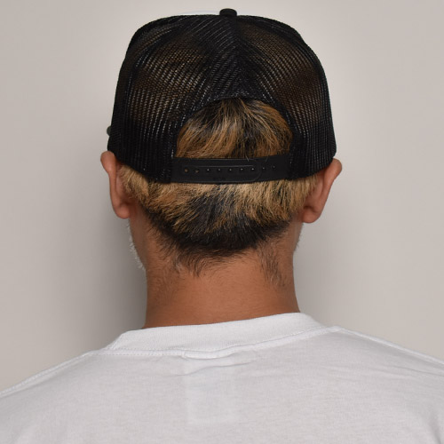 Juice Magazine/Logo Trucker Hat�ʥ��塼���ޥ����� ����åס˥ۥ磻�ȡߥ֥�å� [a-6018]