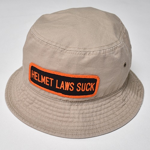 Helmet Laws Suck Patched Cotton Bucket Hat�ʥإ��åȥ��������å��ϥåȡ˥١����� [a-8551]