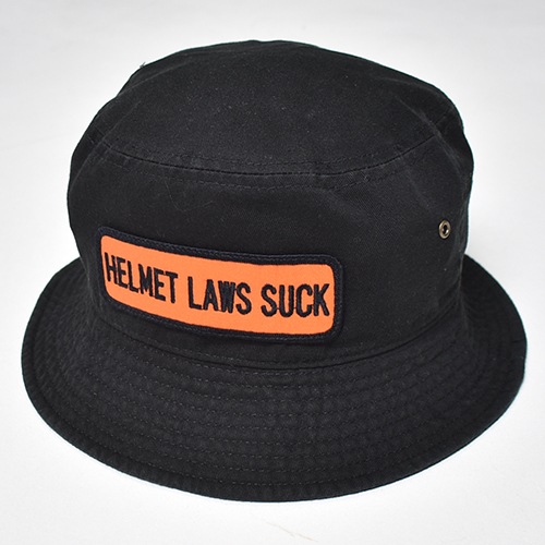 Helmet Laws Suck Patched Cotton Bucket Hat�ʥإ��åȥ��������å��ϥåȡ˥֥�å� [a-8553]