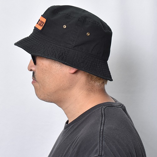 Helmet Laws Suck Patched Cotton Bucket Hat�ʥإ��åȥ��������å��ϥåȡ˥֥�å� [a-8553]