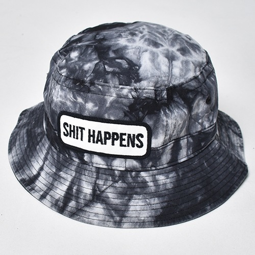 Shit Happens Black Tie Dye Bucket Hat�ʥ��åȥϥץ󥺥ϥåȡ˥֥�å��������� [a-8603]