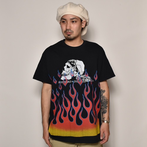 Flames & Skull T-Shirt�ʥե졼�ॹ�������� T����ġ˥֥�å��ߥ�������/��å� [a-3822]