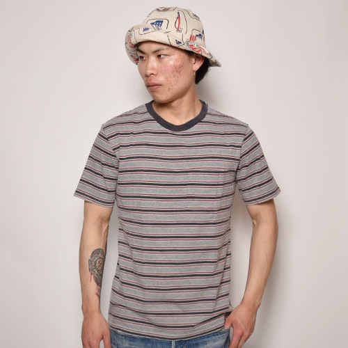 Brixton/Hilt Border Pocket T-Shirt�ʥ֥ꥯ���ȥ� �ݥ��å�T����ġ˥��졼�ߥ֥�å� [a-1641]