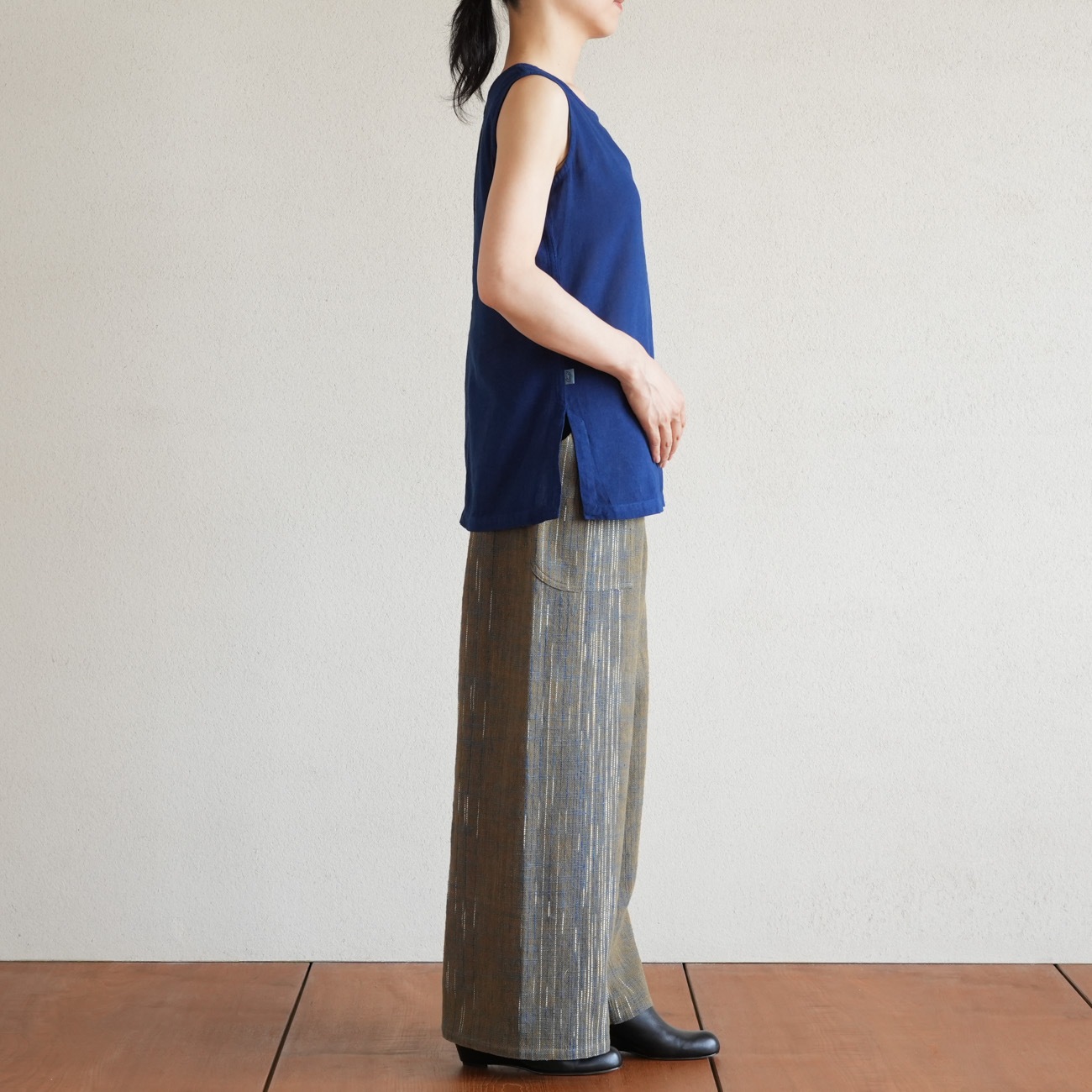 5672 【極美品】usaato うさとの服 タンクトップ ノースリーブ 藍染め 5672 【極美品】usaato うさとの服 タンクトップ ノースリーブ 藍染め