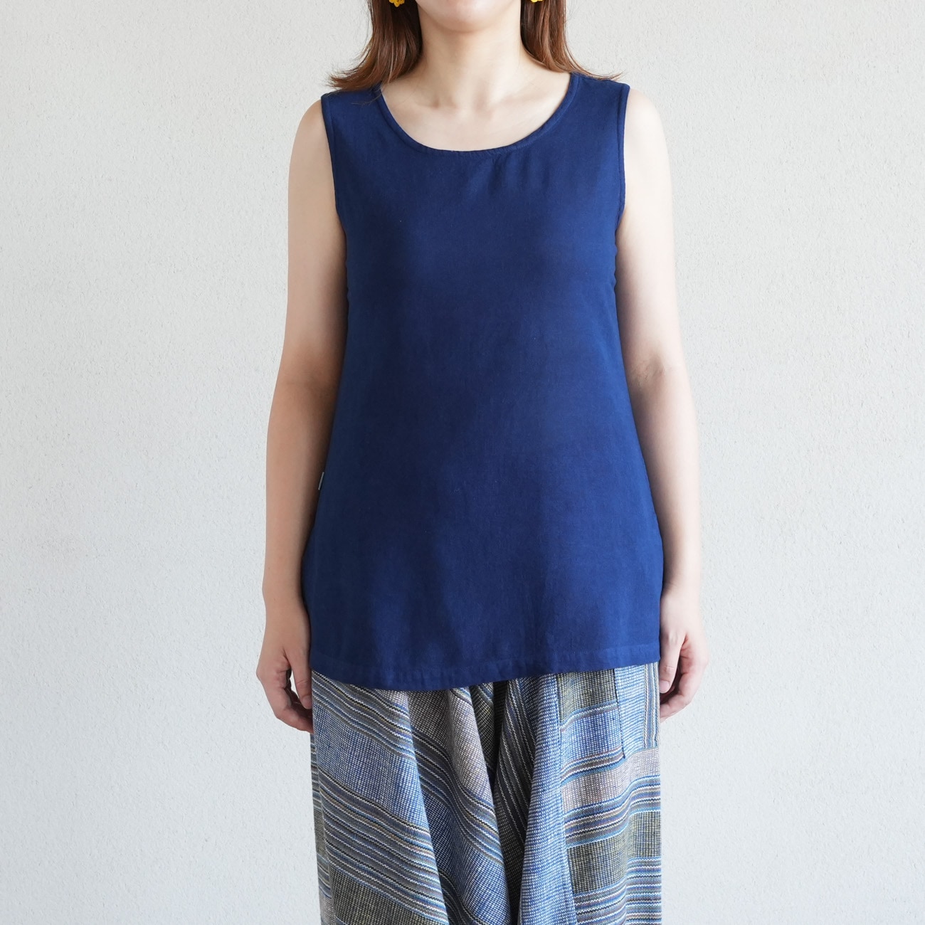 5672 【極美品】usaato うさとの服 タンクトップ ノースリーブ 藍染め