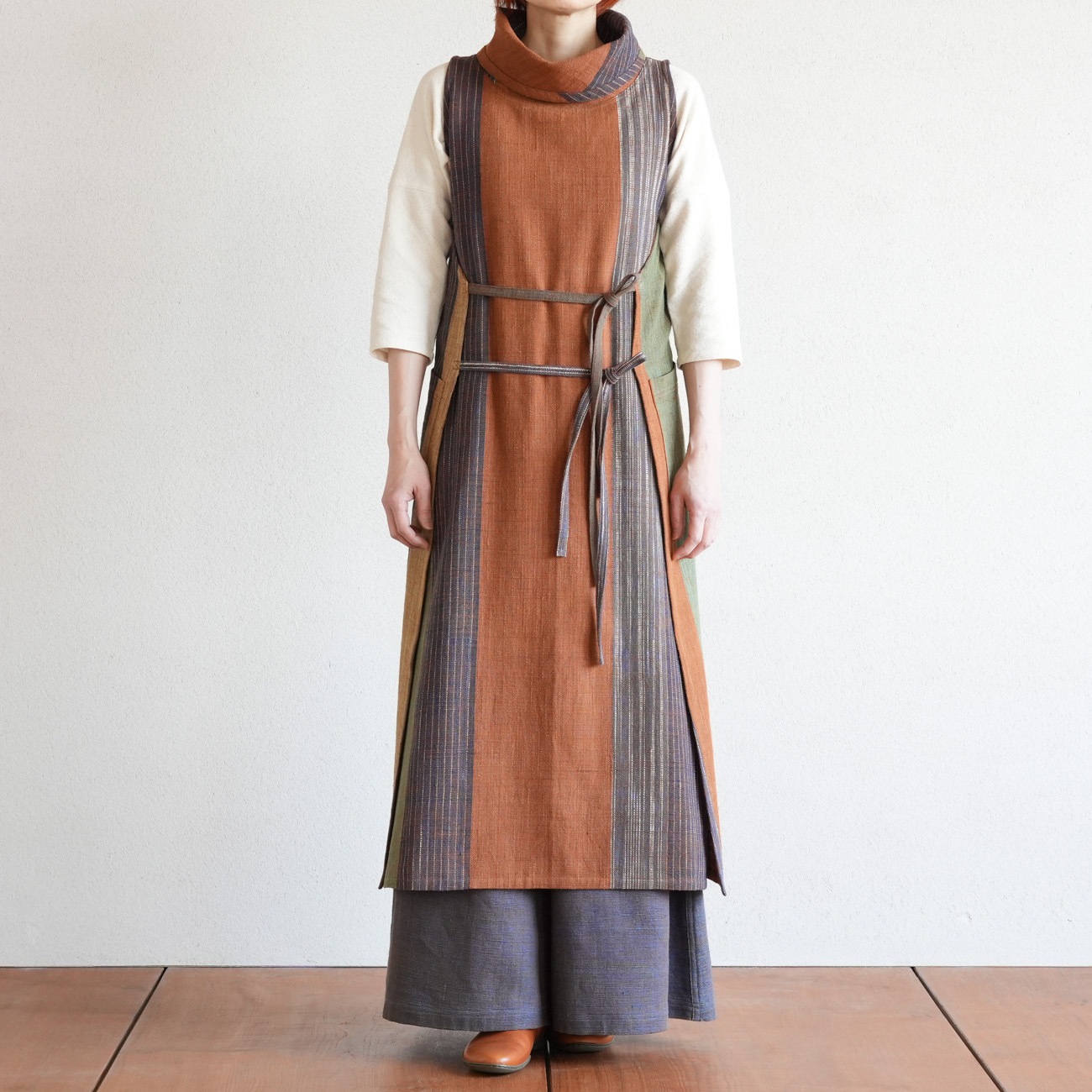 うさと　うさとの服　エプロンワンピース　藍染め エプロンワンピースsize4 | 染めから選ぶ,Natural & Indigo dyes