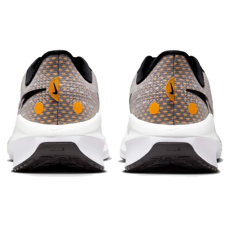 新品　ナイキ　ボメロ 17 25cm ナイキ ボメロ 17 FB1309 (ランニングシューズ) 価格比較 - 価格.com