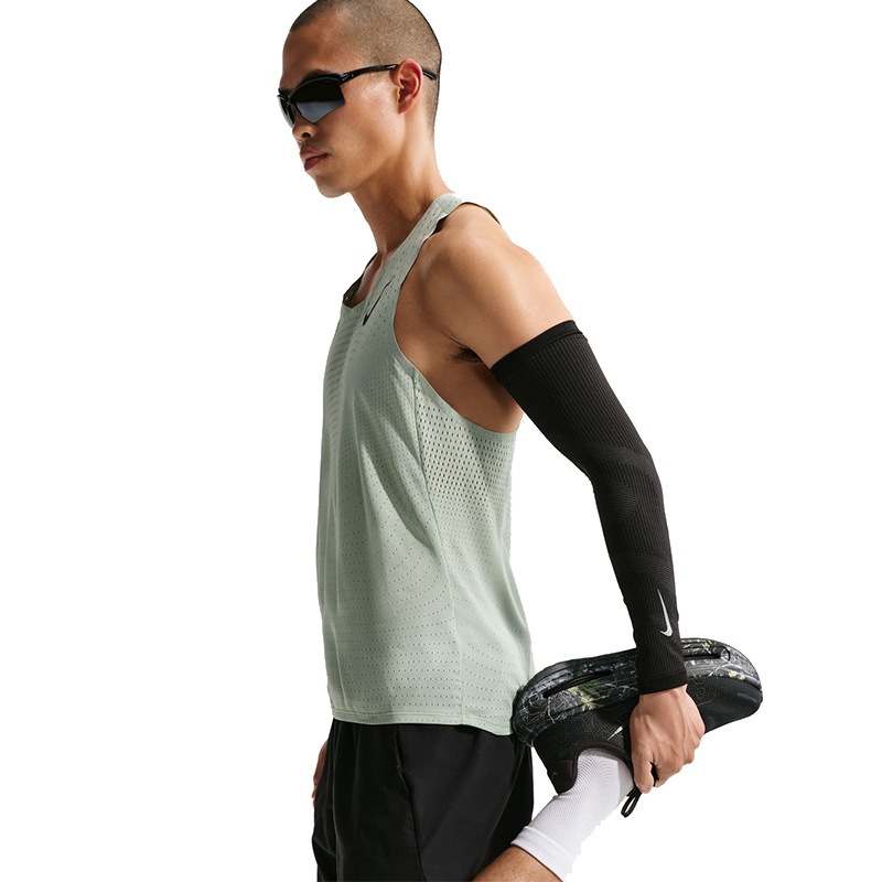 ナイキ NIKE Dri-FIT ADV エアロスイフト シングレット FN4232-006