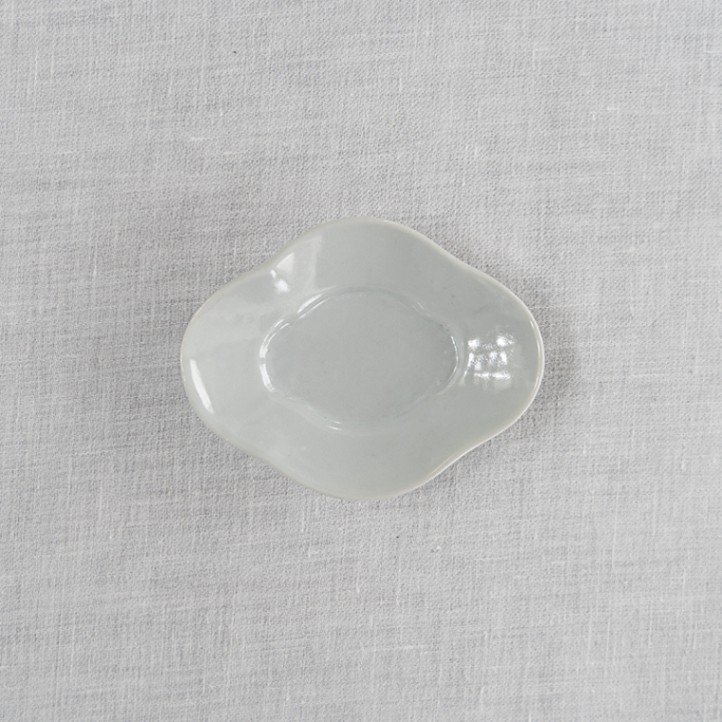 【個展商品】乳白釉木瓜小皿　土井善男