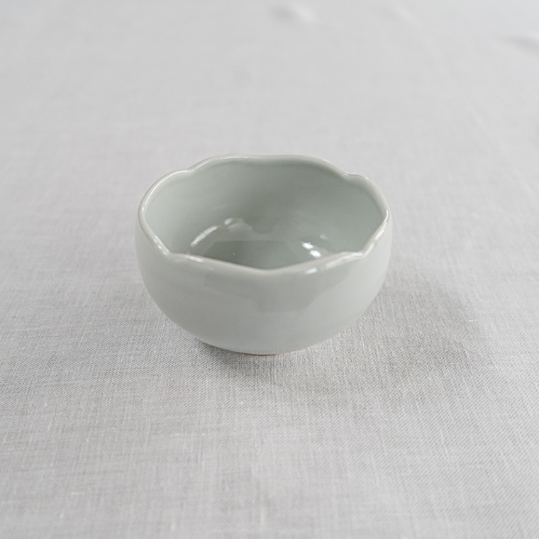 【個展予約商品】乳白釉3寸花鉢丸小鉢　土井善男