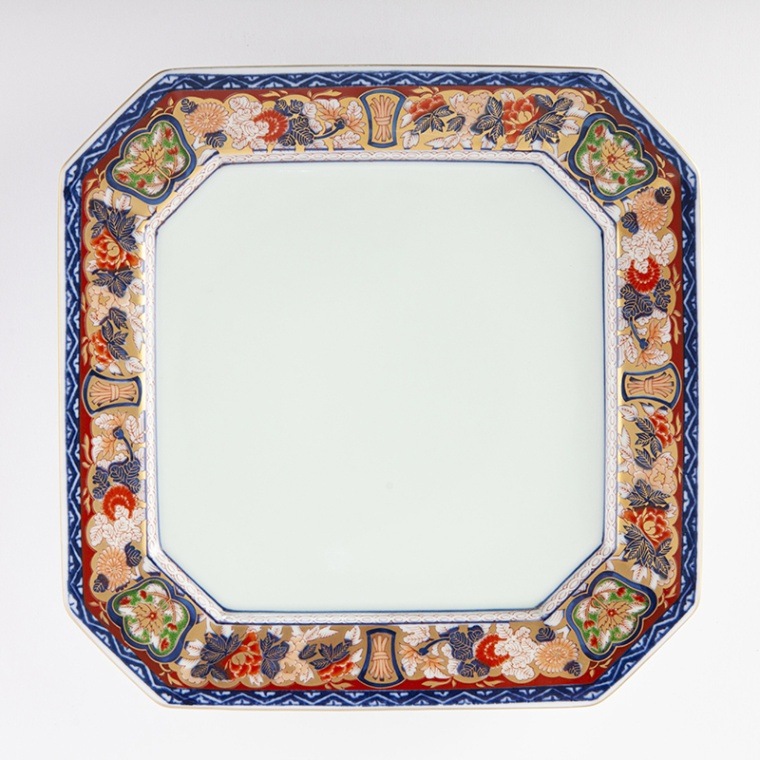 極錦金彩古伊万里様式・八角盛皿（小）