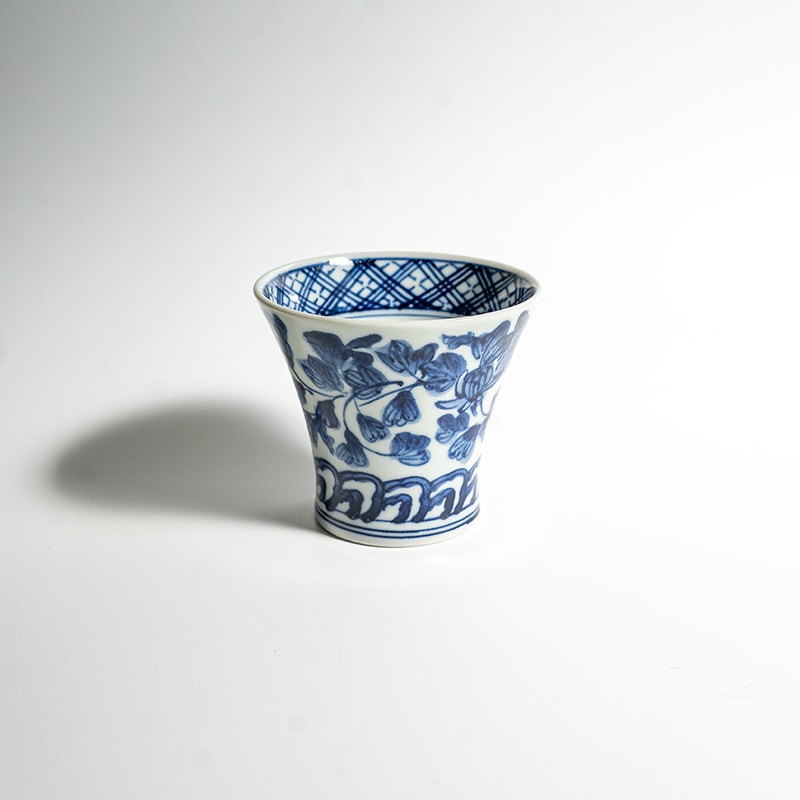 【個展】端反り湯呑み染付唐草　萠窯