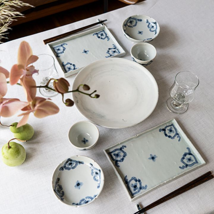 豊かな青と白のコーディネート