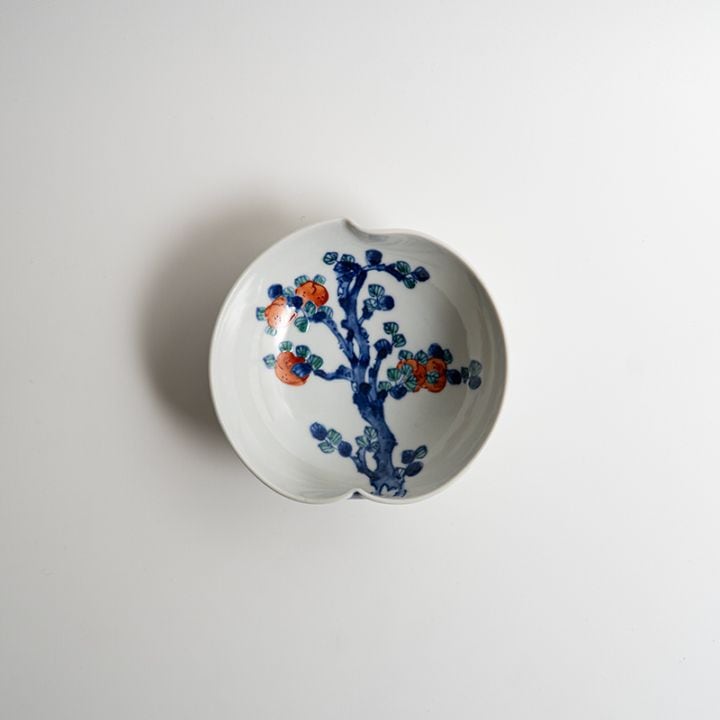 【個展】桃型皿色絵中（B）　萠窯