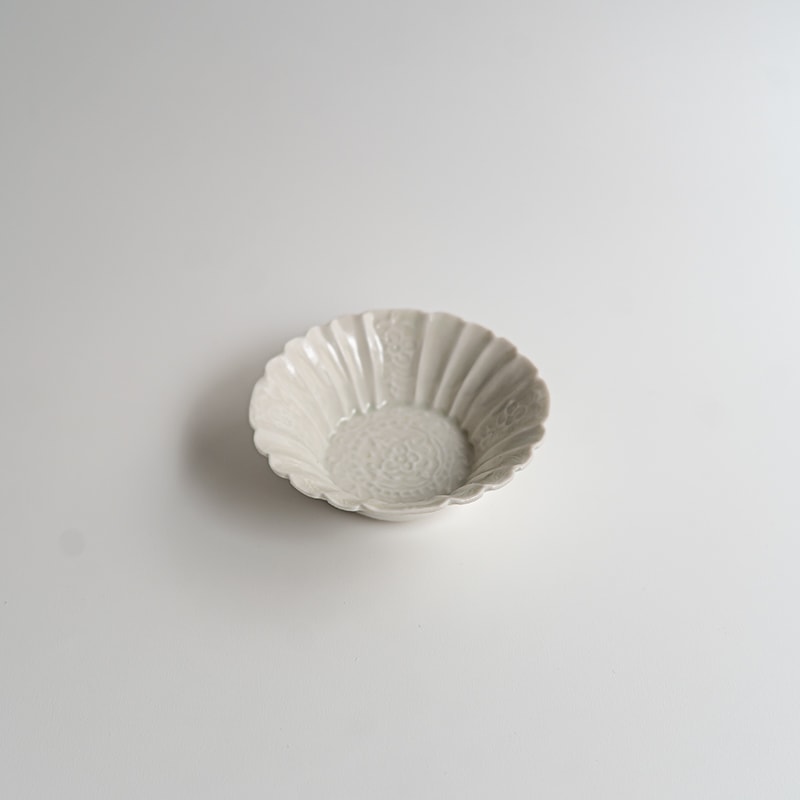 個展予約商品】灰青釉輪花小鉢 前田麻美 | 作家から選ぶ,前田麻美