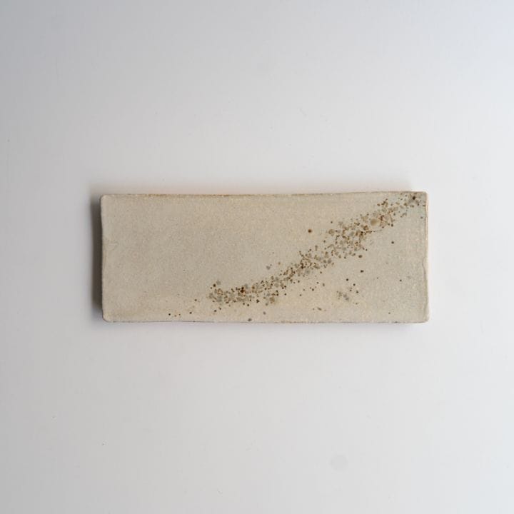 【個展】板皿ホワイト灰　山口和声