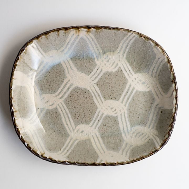 【個展】丸角皿大グレークロススリップウェア　山口和声