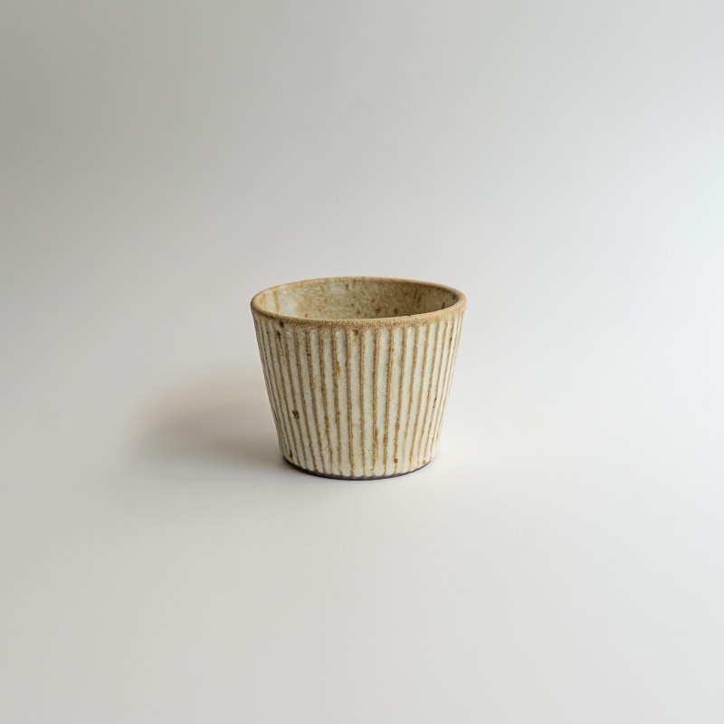 【個展】白釉しのぎカップ　関口憲孝