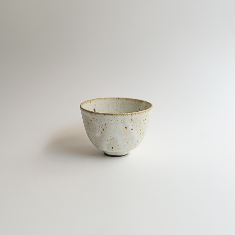 【個展】白釉カップ　関口憲孝