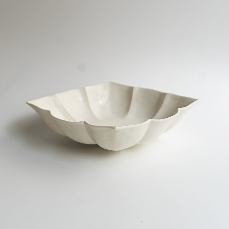 【個展予約商品】マット釉白磁菱形鉢 中　宮田竜司