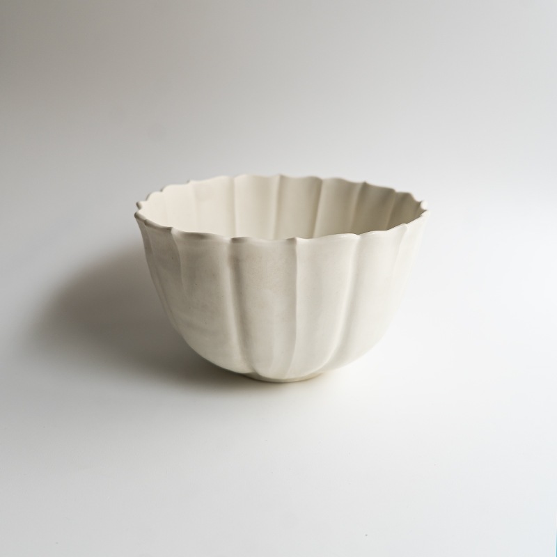 【個展】マット釉白磁稜花鉢丸 大　宮田竜司