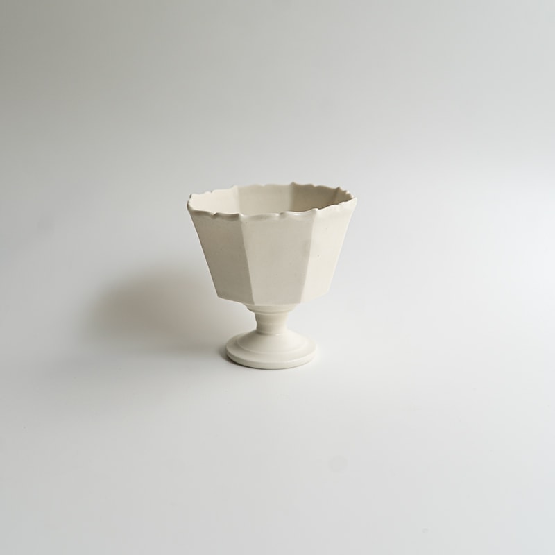 【個展予約商品】マット釉白磁稜花面取高杯　宮田竜司
