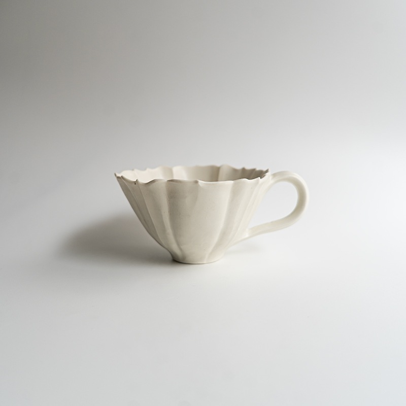 【個展予約商品】マット釉白磁稜花カップ　宮田竜司