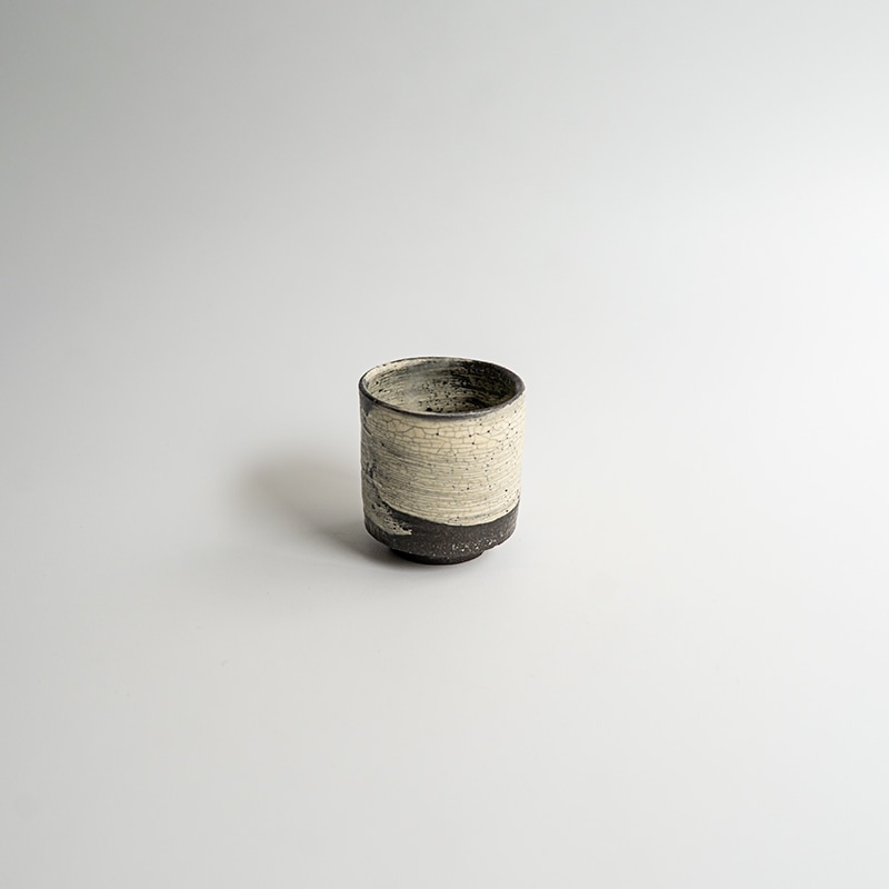 個展】黒地刷毛目筒ぐいのみ 尾形アツシ | 作家から選ぶ,尾形アツシ