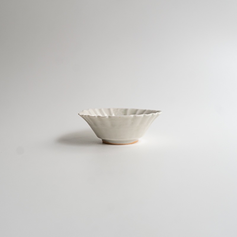 個展予約商品】灰青釉輪花小鉢 前田麻美 | 作家から選ぶ,前田麻美
