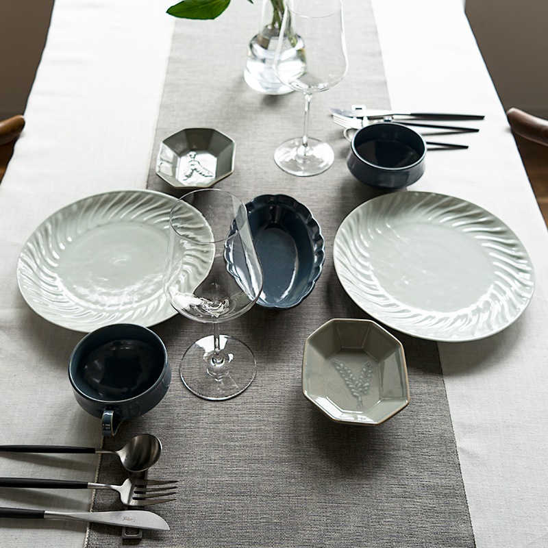 爽やかに食卓を飾るコーディネート