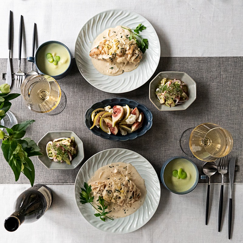 爽やかに食卓を飾るコーディネート