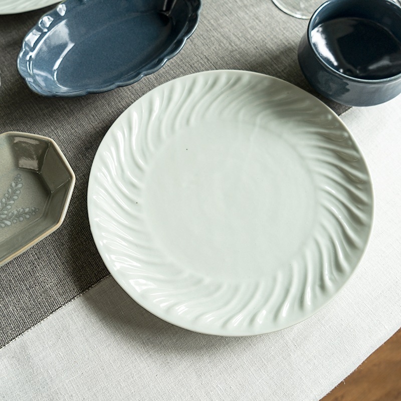 爽やかに食卓を飾るコーディネート