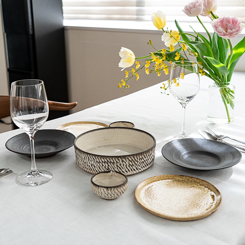 暖かい日差しが差し込むコーディネート