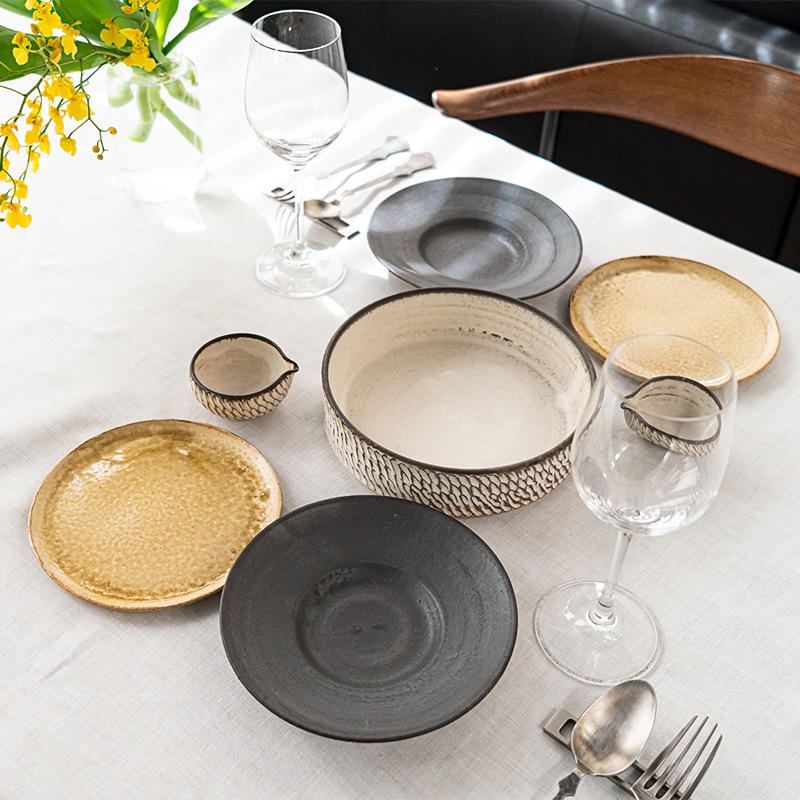 暖かい日差しが差し込むコーディネート