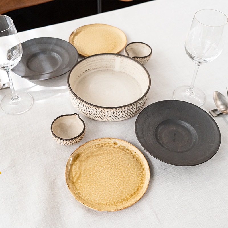 暖かい日差しが差し込むコーディネート