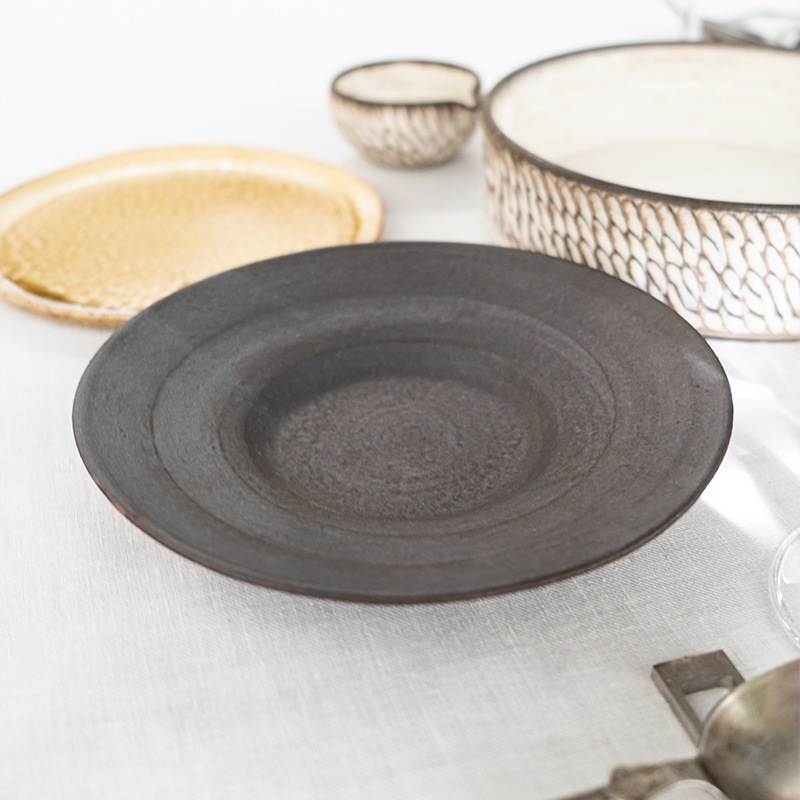 暖かい日差しが差し込むコーディネート