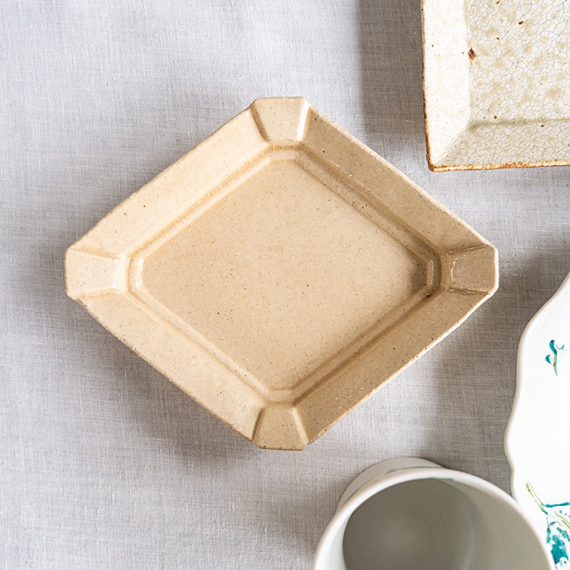 優しく軽やかに彩るコーディネート