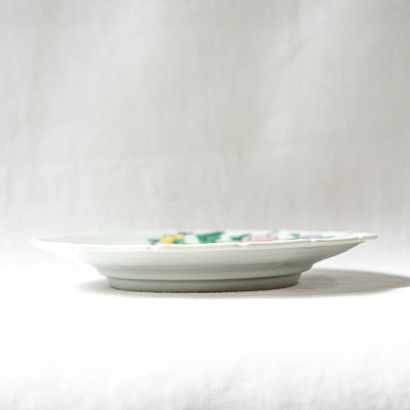 【予約商品】[別注コラボ] 6.5寸皿色絵花ゆらぎ(B) 堀畑蘭