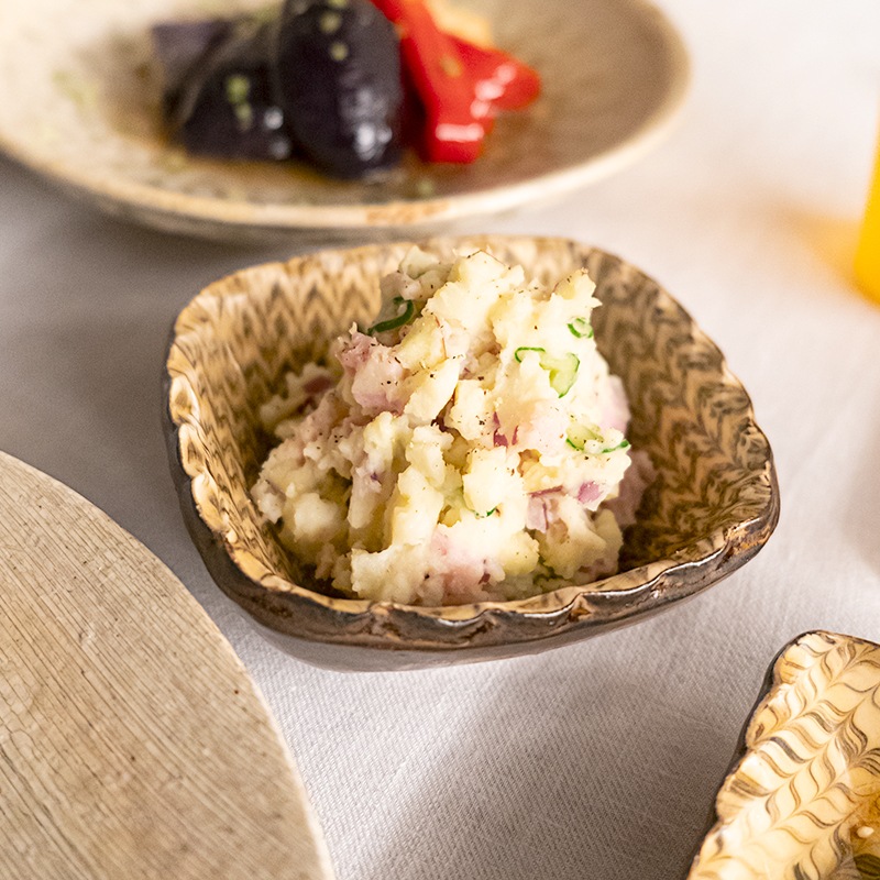 スリップウェア角鉢3寸(ヘリンボーン文様)　伊藤丈浩