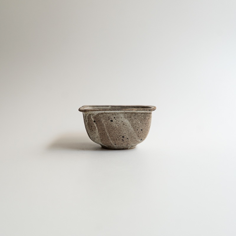 個展】グレー角豆鉢 関口憲孝 | 全ての商品 | 【公式通販】器のある暮らし